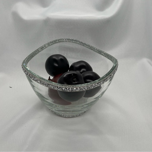 Clear glass, three sided bowl with rhinestones - Picture 3 of 4